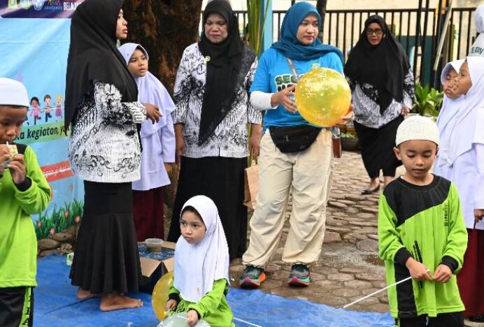 Bunda PAUD Aceh Besar Launching Segar Madu dan Syandu di SDN 1 Lambheu