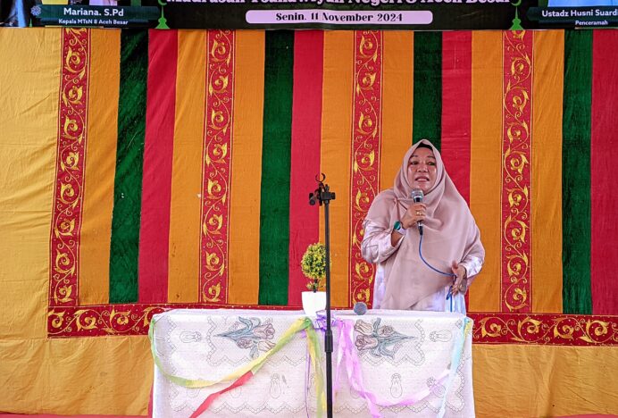 MTsN 8 Aceh Besar Gelar Peringatan Maulid Nabi dan Santunan Yatim Piatu