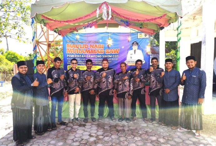 Warga Gampong Sihom Cot Peringati Maulid Nabi Muhammad SAW 1446 H