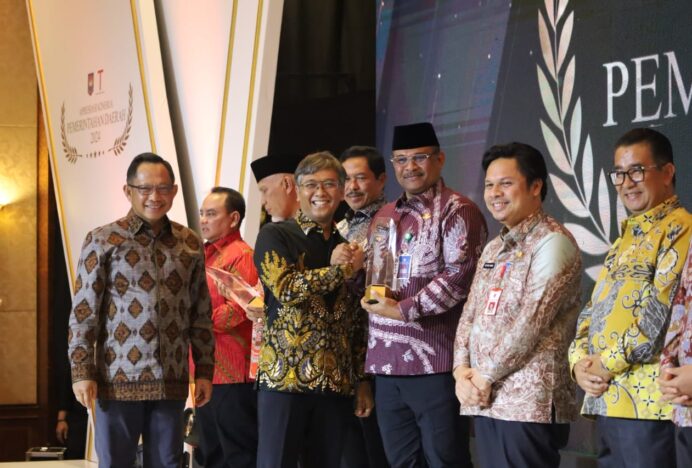 Pj Gubernur Aceh Raih Penghargaan Apresiasi Kinerja Pemerintahan Daerah 2024