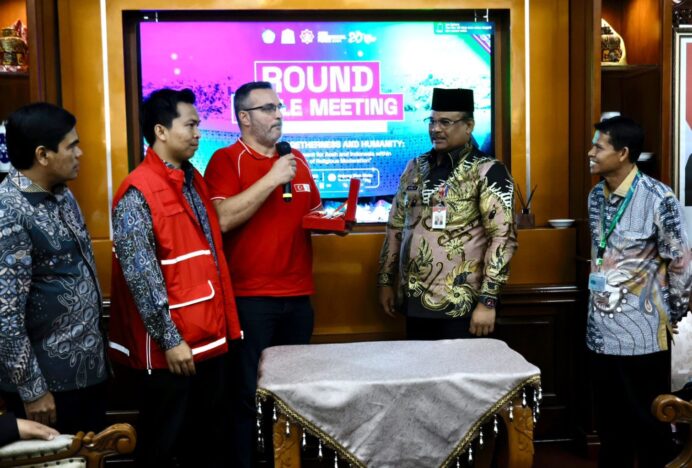 Pj Gubernur Bahas Upaya Majukan Aceh dengan Tokoh Internasional dan Nasional