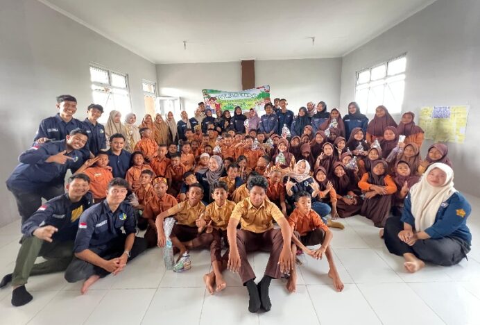 Peringati Hari Anak, Himakasi USK Sosialisasi Stop Bullying di SDN 58 Alue Naga