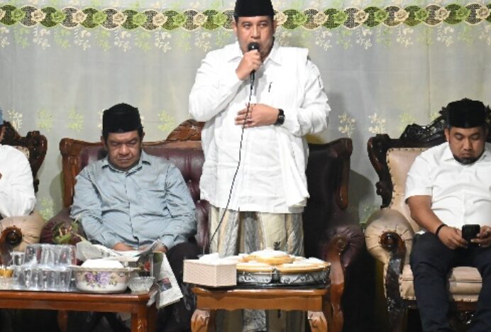 Jamaah Halaqah Bale Beut Meuligoe Takziah dan Doa Bersama untuk Almarhum Abu Madinah