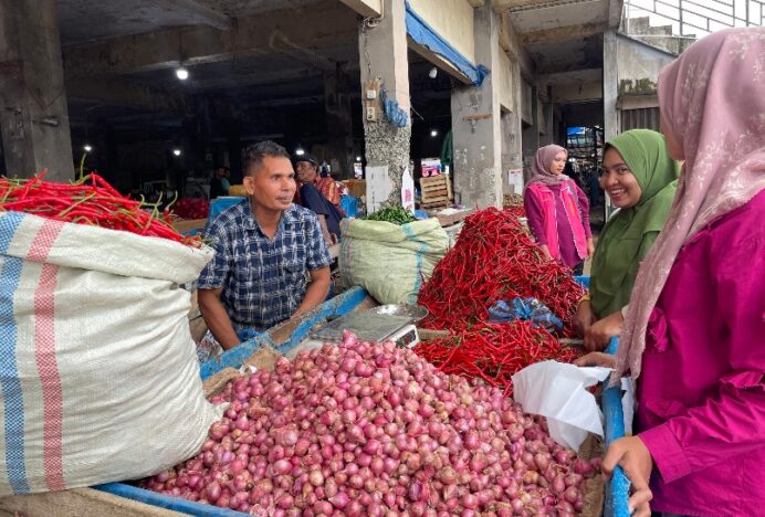 Jelang Pergantian Tahun, Harga Cabai di Pasar Tradisional Lambaro Melonjak