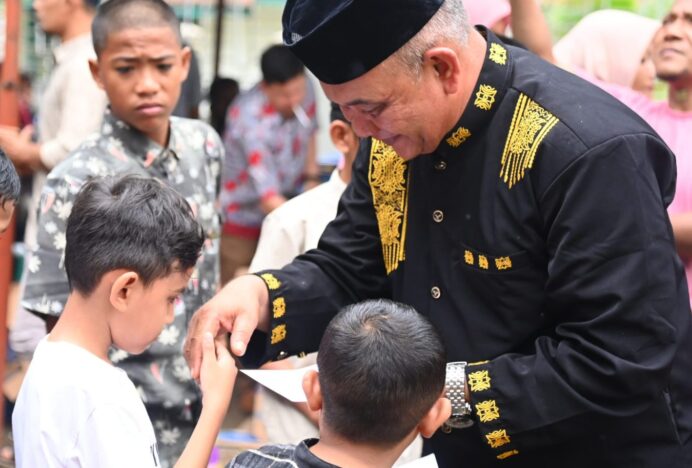116 Anak Yatim Piatu Dapat Santunan Pada Perayaan Maulid Dan Hari Jadi Kecamatan Darul Kamal Ke-25 Tahun