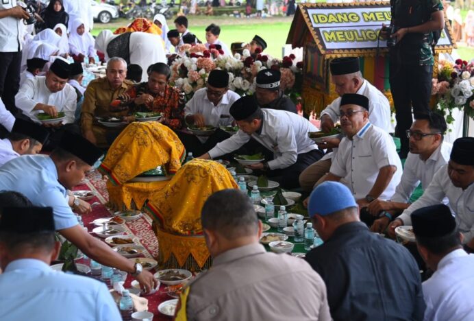 Seratusan Idang Meulapeh Warnai Maulid Meuseuraya Pemkab Aceh Besar