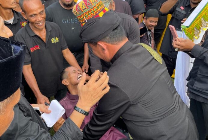 Syukuran Kemenangan Syeh Muharram Diwarnai Momen Haru