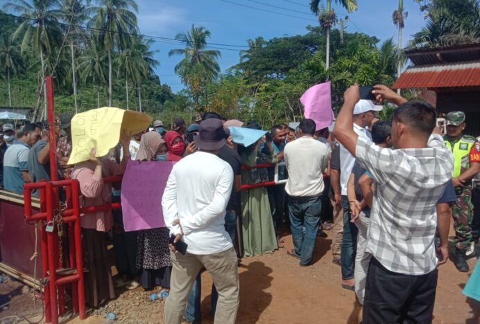 Ratusan Warga Jantang Tuntut PT LSM Transparan dan Peduli Lingkungan