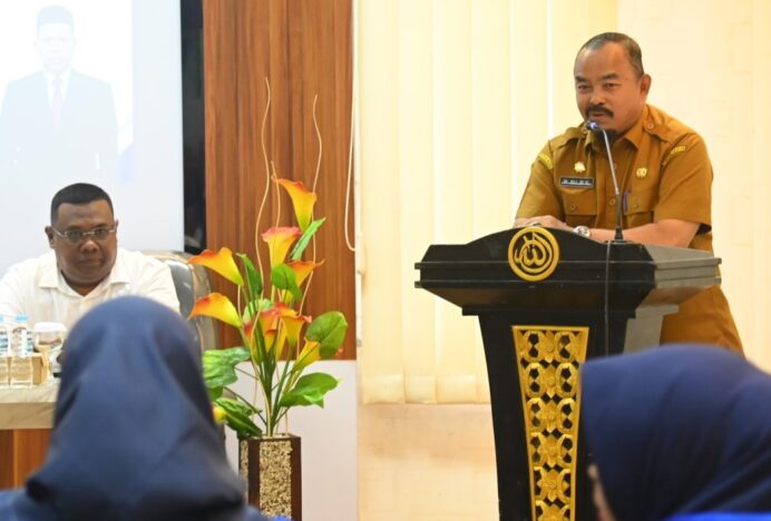 Asisten II Sekda Aceh Besar Buka Bimtek di PDAM Tirta Mountala