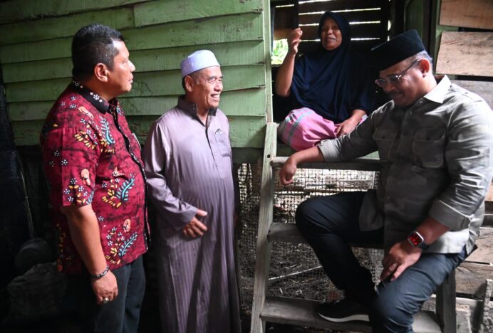 Pj Gubernur Aceh Tinjau Verifikasi Pembangunan Rumah Layak Huni di Kuta Baro dan Montasik