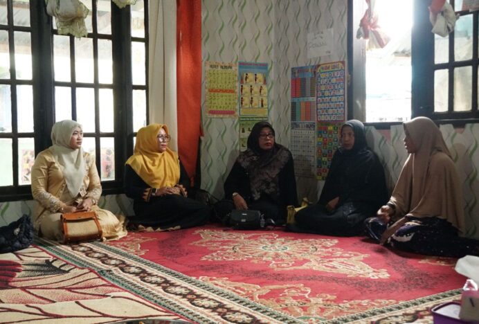 Pj Ketua Dekranasda Aceh Besar Takziah di Kediaman Pelaku UMKM