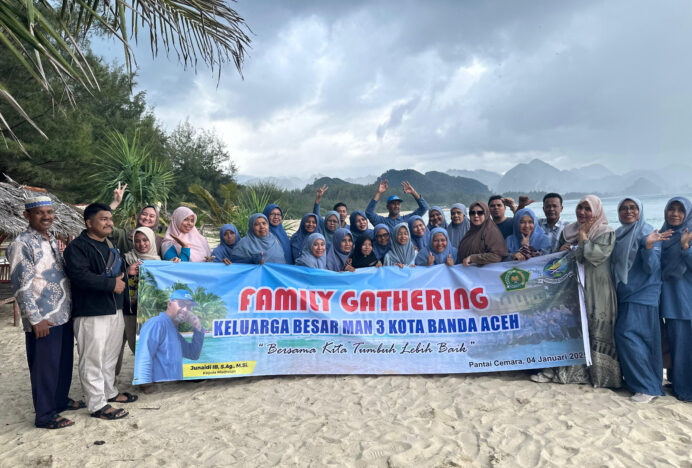 MAN 3 Kota Banda Aceh Gelar Family Gathering menyambut Semeter Genap TP 2024/2025