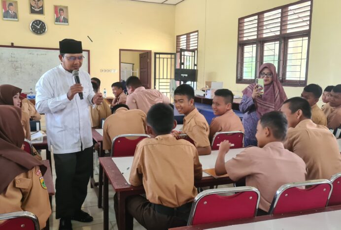 Kembangkan Program Tahsin Al-Qur’an, Tim Klinik Al-Fatihah BKPRMI Aceh Singkil Kunjungi SMPN 3 Gumer