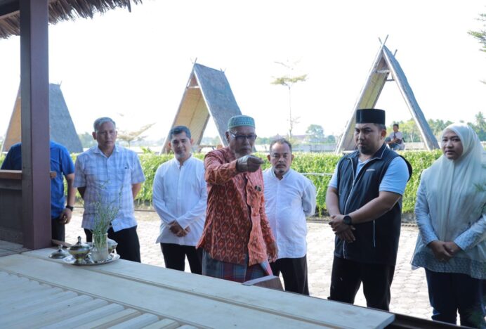 Pj Bupati Iswanto Resmikan Mushalla Dekranasda Aceh Besar Usai Direnovasi