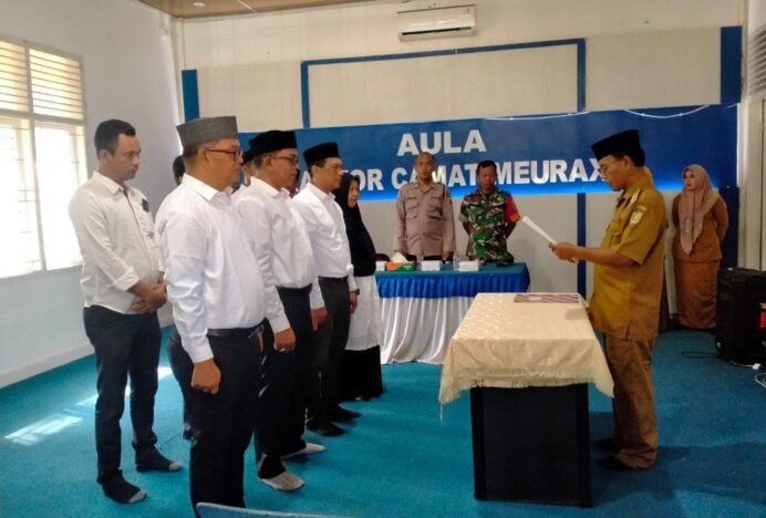 Tuha Peut Gampong Blang Dilantik, Ini Harapan Camat Mustafa