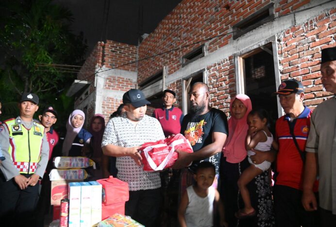 Pj Bupati Iswanto Antar Langsung Bantuan Masa Panik untuk Korban Kebakaran di Lamtadok