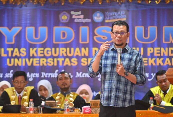 Wakil Ketua DPRK Banda Aceh Sampai Orasi Ilmiah Dihadapan Yudisium Sarjana FKIP USM