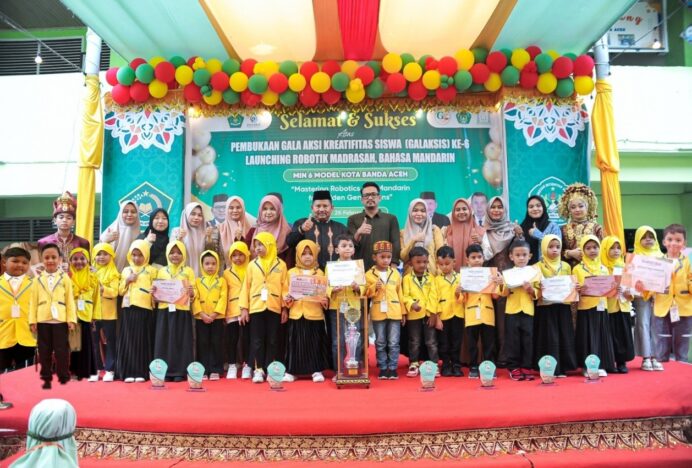 TK Medina Kembali Raih Juara Umum Galaksis VI MIN Model