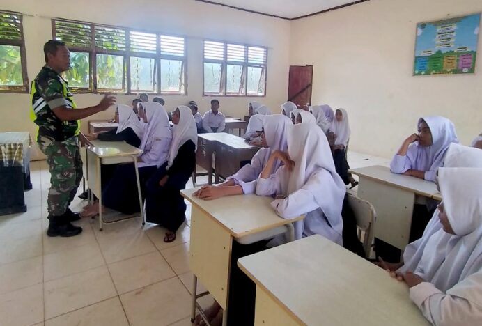 Bentuk Karakter Patriotik, Koramil 04/Lhoong Berikan Wawasan Kebangsaan di MTsN 5 Aceh Besar