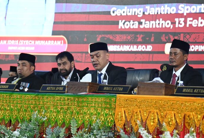 Ketua DPRK Abdul Muchti Pimpin Paripurna Pelantikan Bupati dan Wabup Aceh Besar 2025-2030