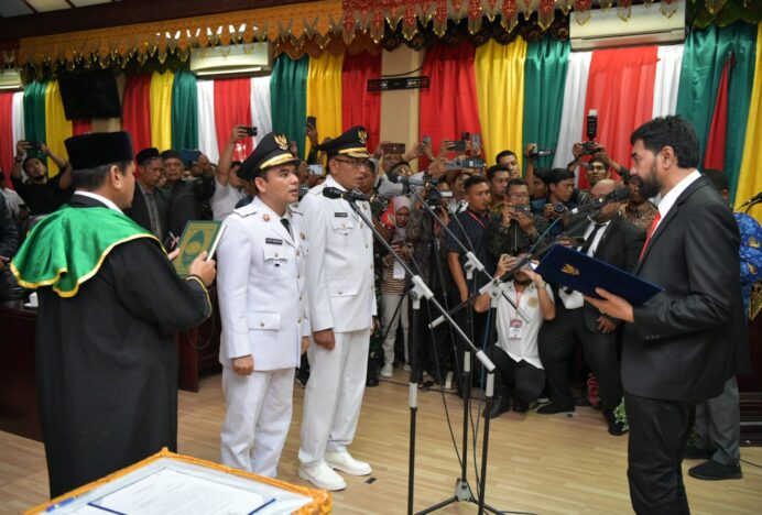 Lantik Wali Kota dan Wakil Wali Kota, Mualem Siap Bantu Pembangunan Kota Lhokseumawe