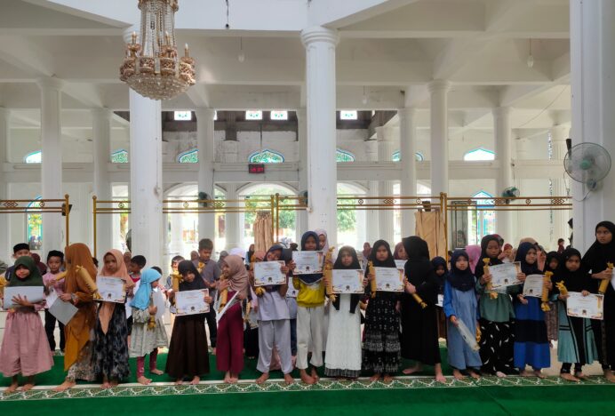 SAHARA: Semarak Ramadhan di Masjid Jamik Silang Rukoh dengan Lomba Azan, Hafalan, dan Mewarnai
