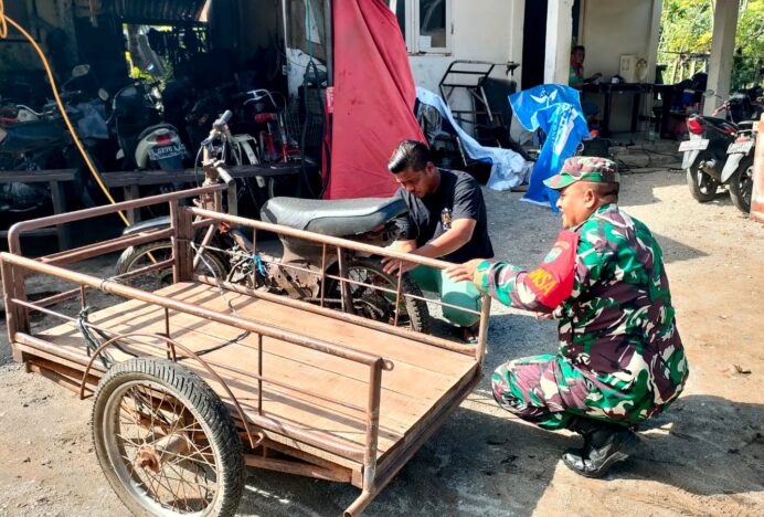 Jalin Komunikasi, Babinsa Lampaya Lhoknga Kunjungi Bengkel Warga