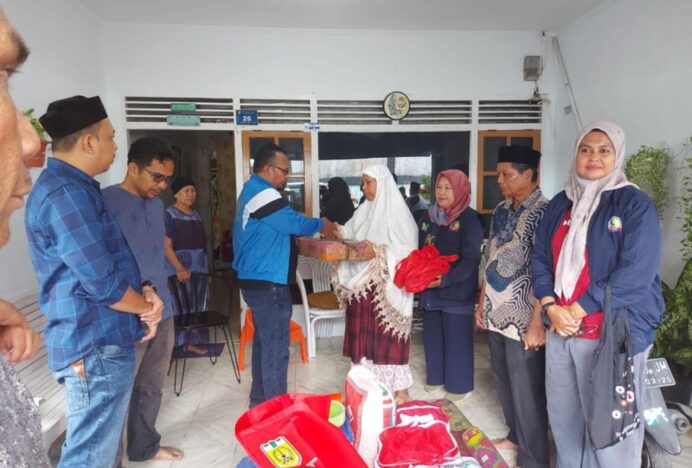 Pemko Serahkan Bantuan Masa Panik untuk Korban Kebakaran di Seutui