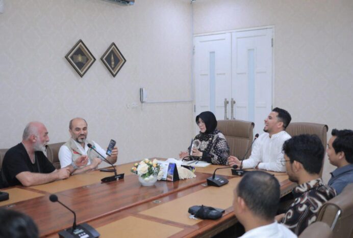 Wali Kota Illiza Bertemu Alumni Aceh -Turki