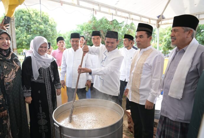 Wakil Gubernur Aceh Kunjungi Posko Pembagian Kanji Rumbi di Lhokseumawe