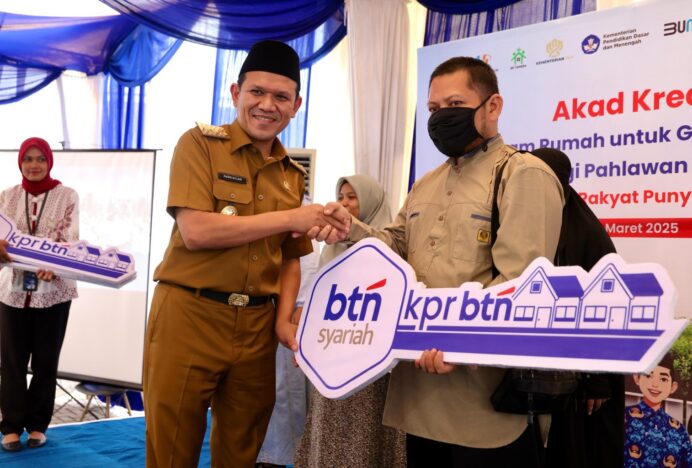 Wakil Gubernur Fadhlullah Hadiri Akad Massal Program Rumah untuk Guru Indonesia di Aceh