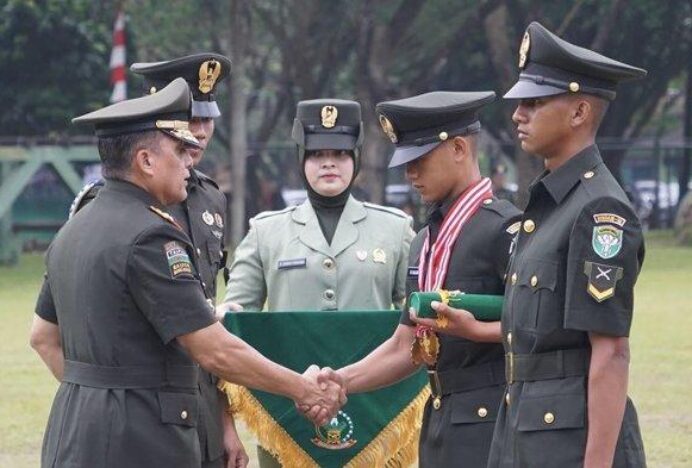 Pangdam IM Niko Fahrizal Lantik 480 Prajurit Bintara Remaja TNI AD