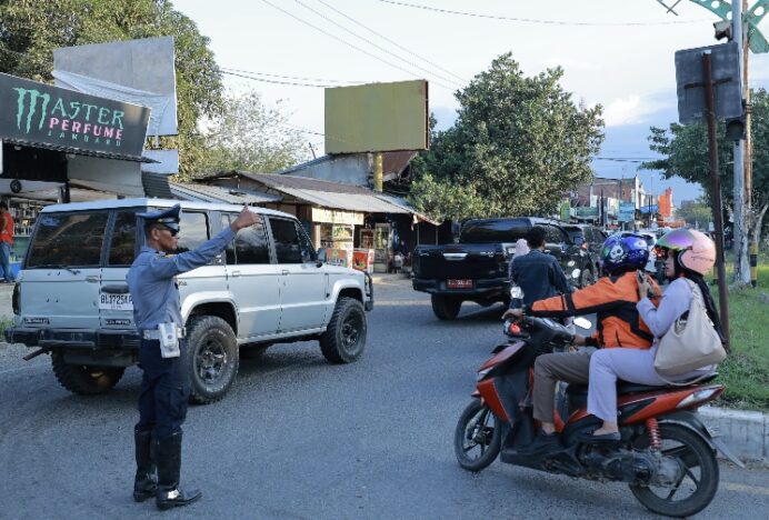 Dishub Aceh Besar Atur Lalu Lintas di Pasar Lambaro Selama Ramadhan