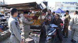 Satpol PP dan WH Aceh Besar Awasi Pedagang Takjil di Pasar Lambaro