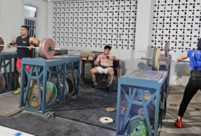 Atlet Angkat Besi Aceh Semangat Latihan