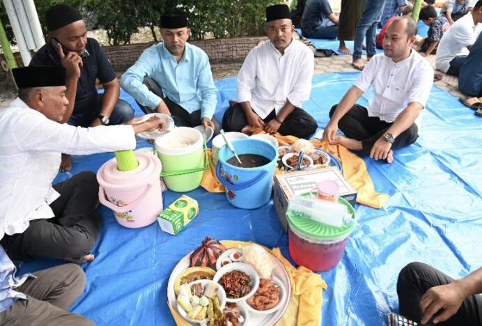 Asisten II Sekdakab Aceh Besar: Buka Puasa Bersama Pererat Hubungan Masyarakat dengan Pemerintah