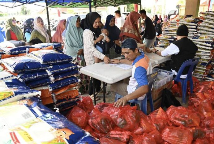 Masyarakat Antusias Serbu Pangan Murah di Aceh Besar