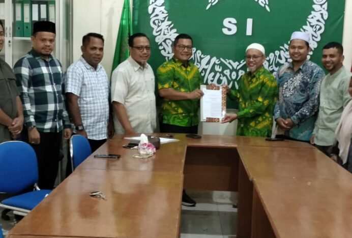 PW SI Serahkan Keputusan Penetapan Kepengurusan LAZNAS SI Aceh