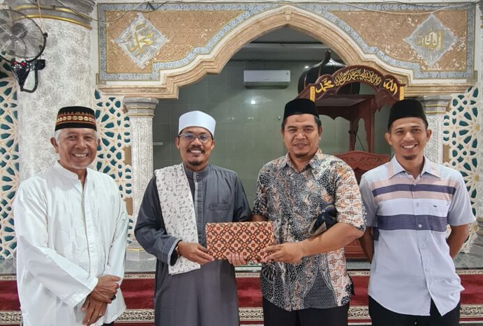 Pimpinan Dayah Al Hafidz Rizkqullah Tgk. Hambalisyah Sinaga Isi Pengajian Ba’da Dzuhur Program BKPRMI Aceh Singkil
