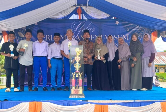 MTsS Tgk. Chiek Oemar Diyan Raih Juara Umum PORSENI 2025 K2M Aceh Besar