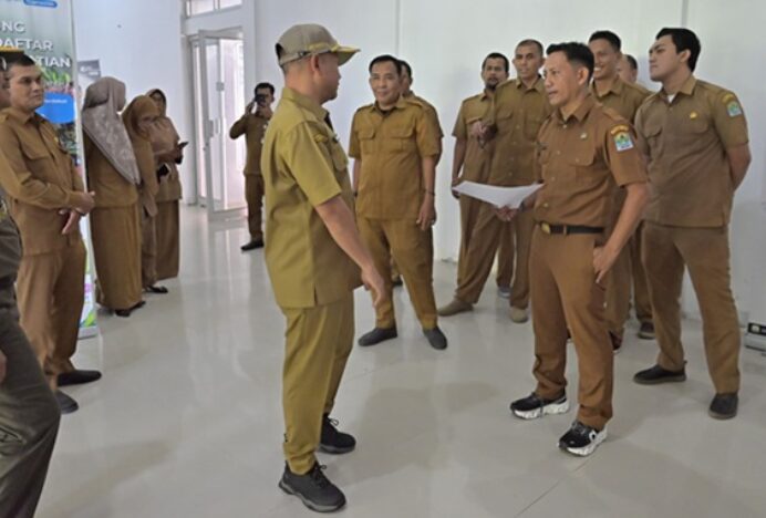 Hari Pertama Kerja Usai Liburan Lebaran, Bupati dan Wabup Aceh Jaya Sidak SKPK dan Proyek Pemerintah