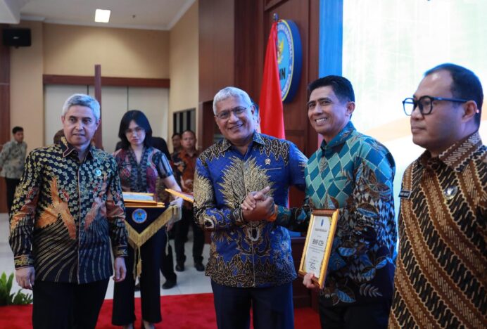 Brigjen Marzuki Ali Basyah Terima Penghargaan Sebagai Kepala BNN Provinsi Terbaik