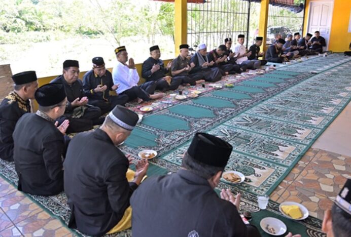 Refleksi HUT ke-23, Bupati dan Wabup Aceh Jaya Takziah ke Rumah Tokoh Pemekaran H Affan