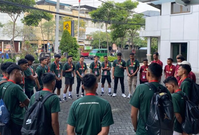Pemain dan Ofisial PSAB Berburu Souvenir di Kota Surabaya, Senin Kembali ke Banda Aceh