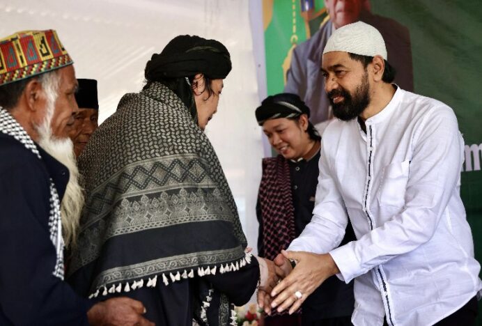 Hadiri Haul ke-4 Abu Usman Pedeung, Mualem Siap Bantu Pembangunan Masjid Seribu Tiang