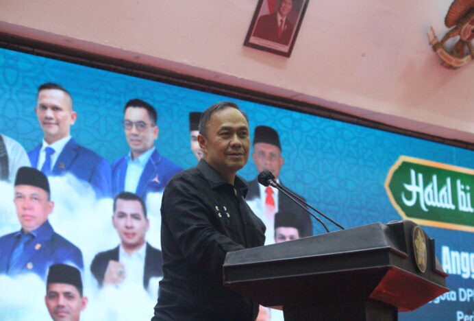 Semarak Halal Bihalal FORSIAR, Ary Ginanjar Bawakan lagu “Bungong Jeumpa”