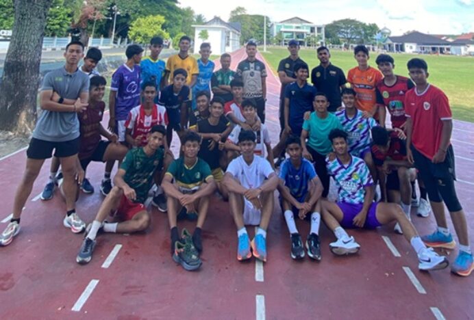 Pemain Pra PORA Aceh Besar Latihan Fisik di Lapangan Neusu Banda Aceh