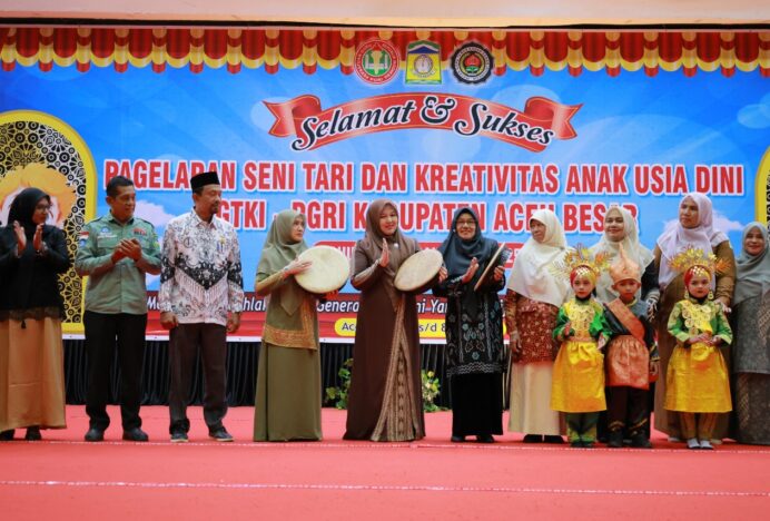 Bunda PAUD Aceh Besar Buka Pergelaran Seni Tari Murid TK Se-Kabupaten Aceh Besar