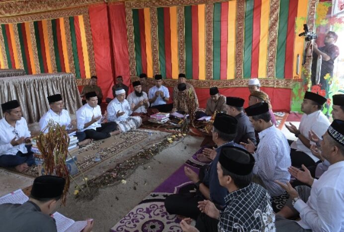 Wagub Fadhlullah dan Istri, Takziah ke Rumah Duka Abati Bakongan