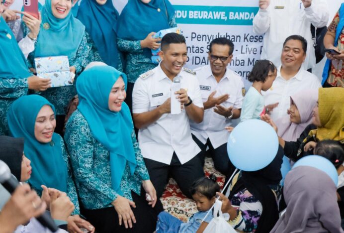 Ketua TP PKK Aceh Kunjungi Posyandu dalam Rangka Pekan Imunisasi Dunia